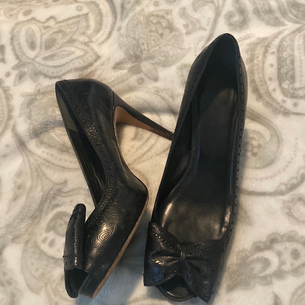Super Sexy Black Cole Haan heels size 10.5